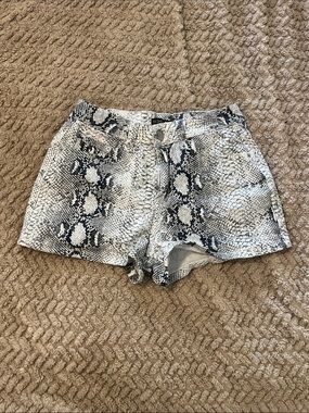 Fashion Nova Snake-Print Jean Shorts in Black and White